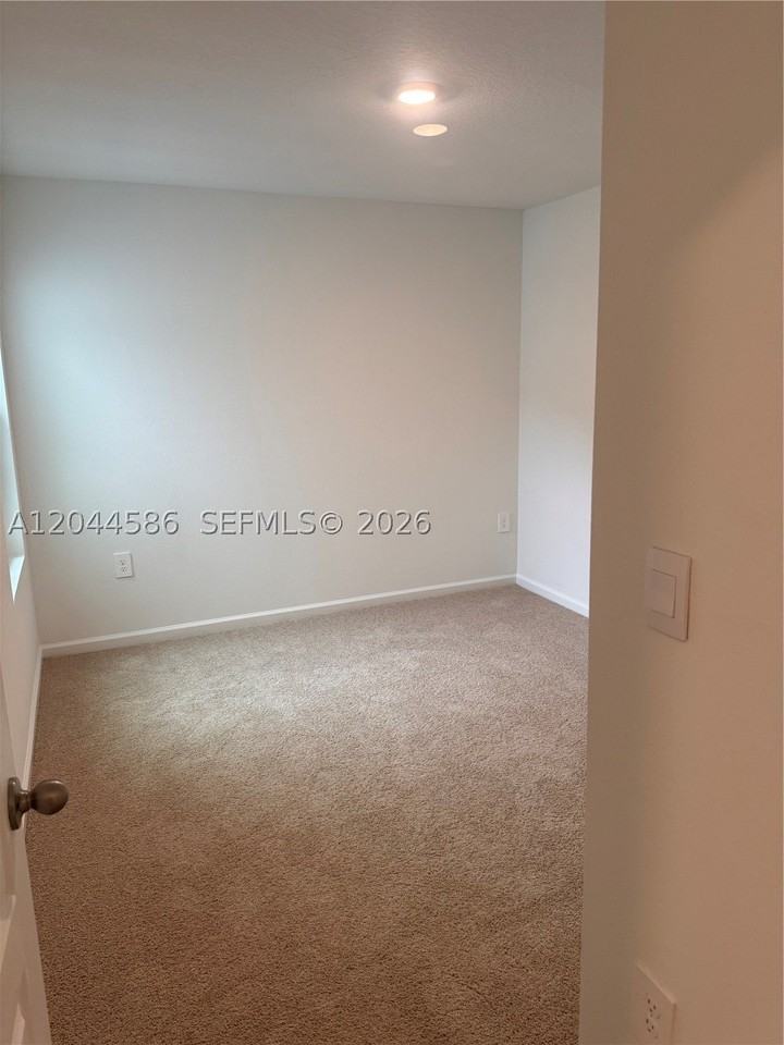 25 Redbud Rd - Photo 7 of 12