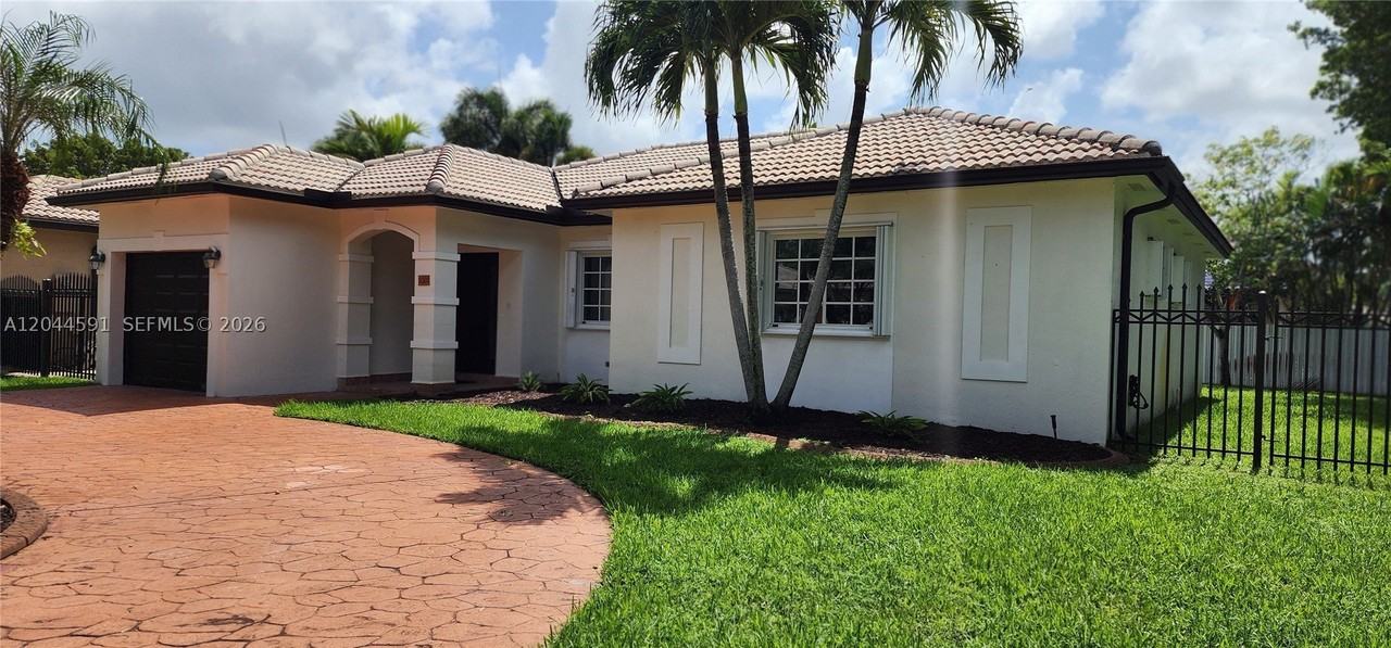 16507 Nw 91st Ave - Photo 2 of 34