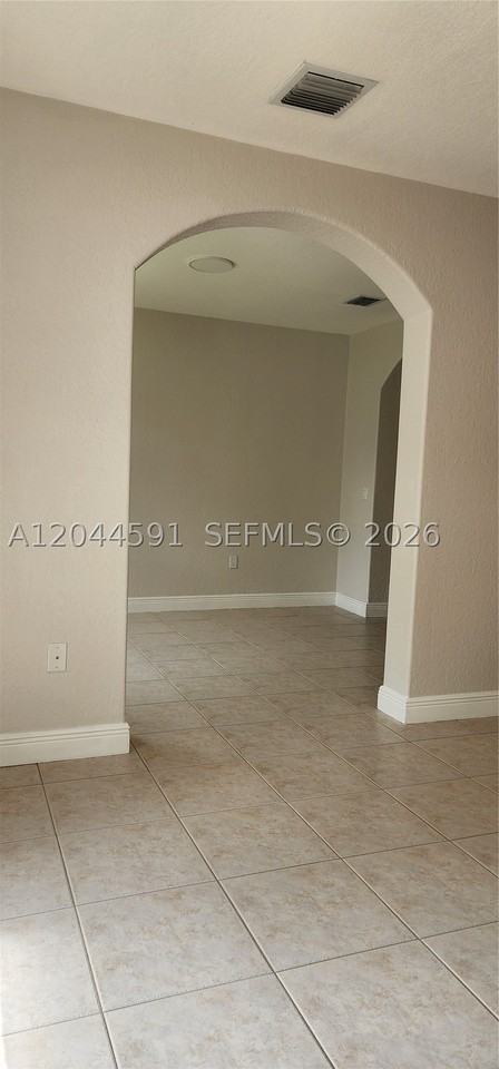 16507 Nw 91st Ave - Photo 5 of 34
