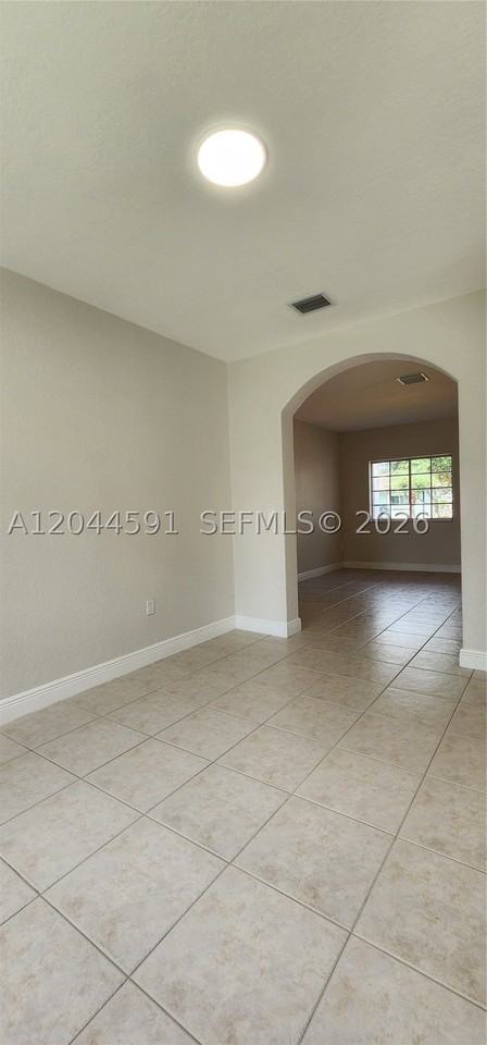 16507 Nw 91st Ave - Photo 7 of 34