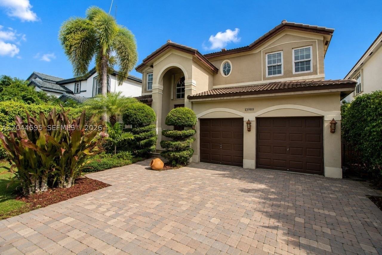 13989 Sw 155th Ter - Photo 3 of 40