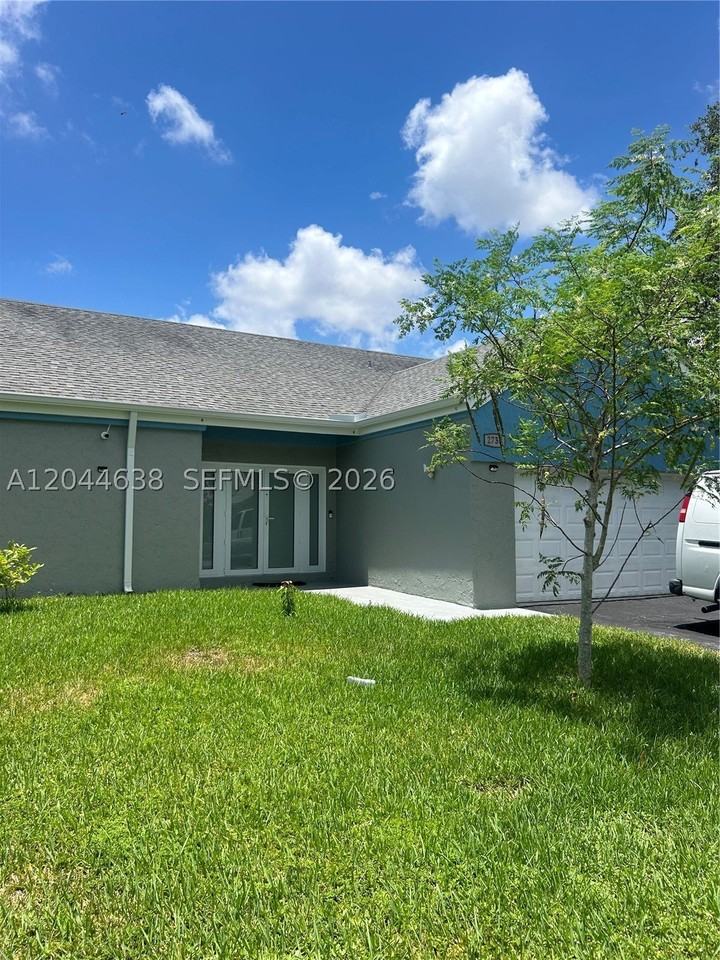 2730 Cypress Ave - Photo 4 of 13