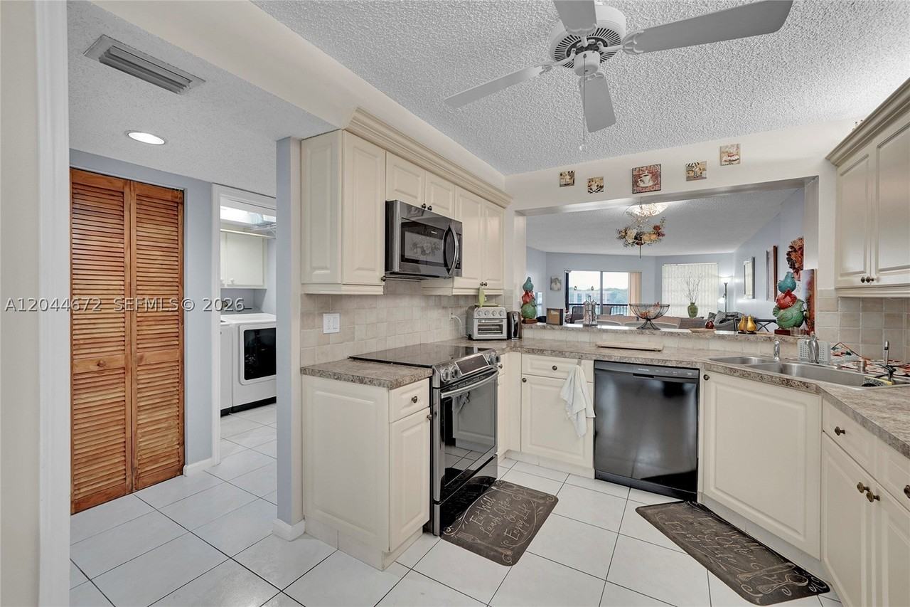 7250 Fairfax Dr #302 - Photo 2 of 29