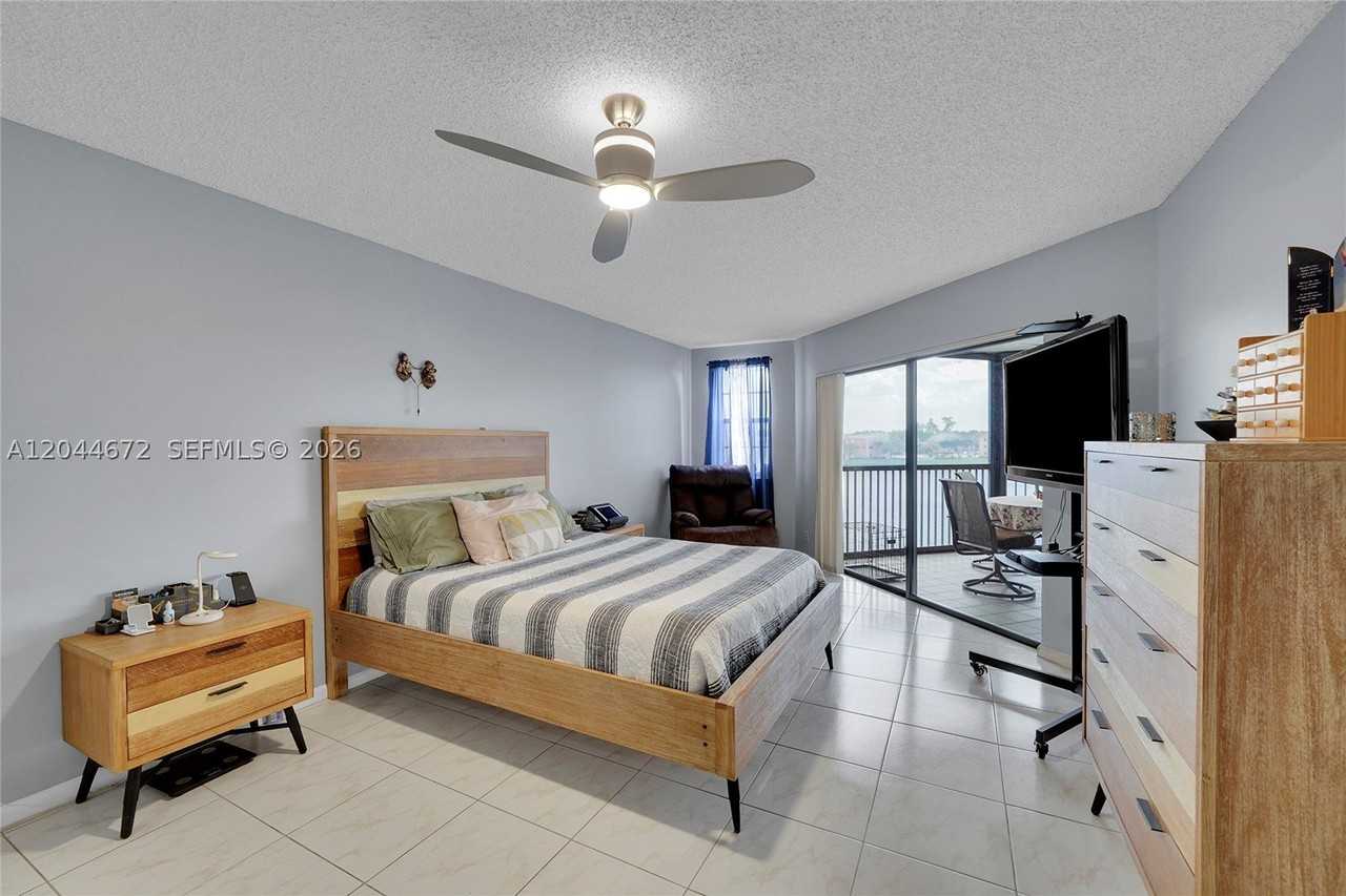 7250 Fairfax Dr #302 - Photo 4 of 29