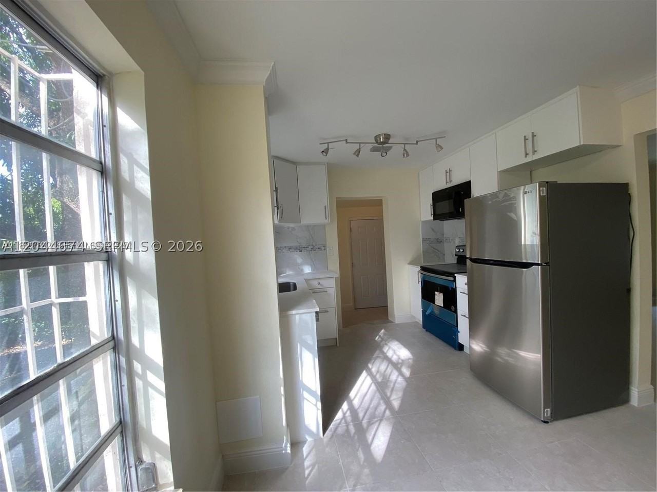 170 Nw 49th St - Photo 6 of 22