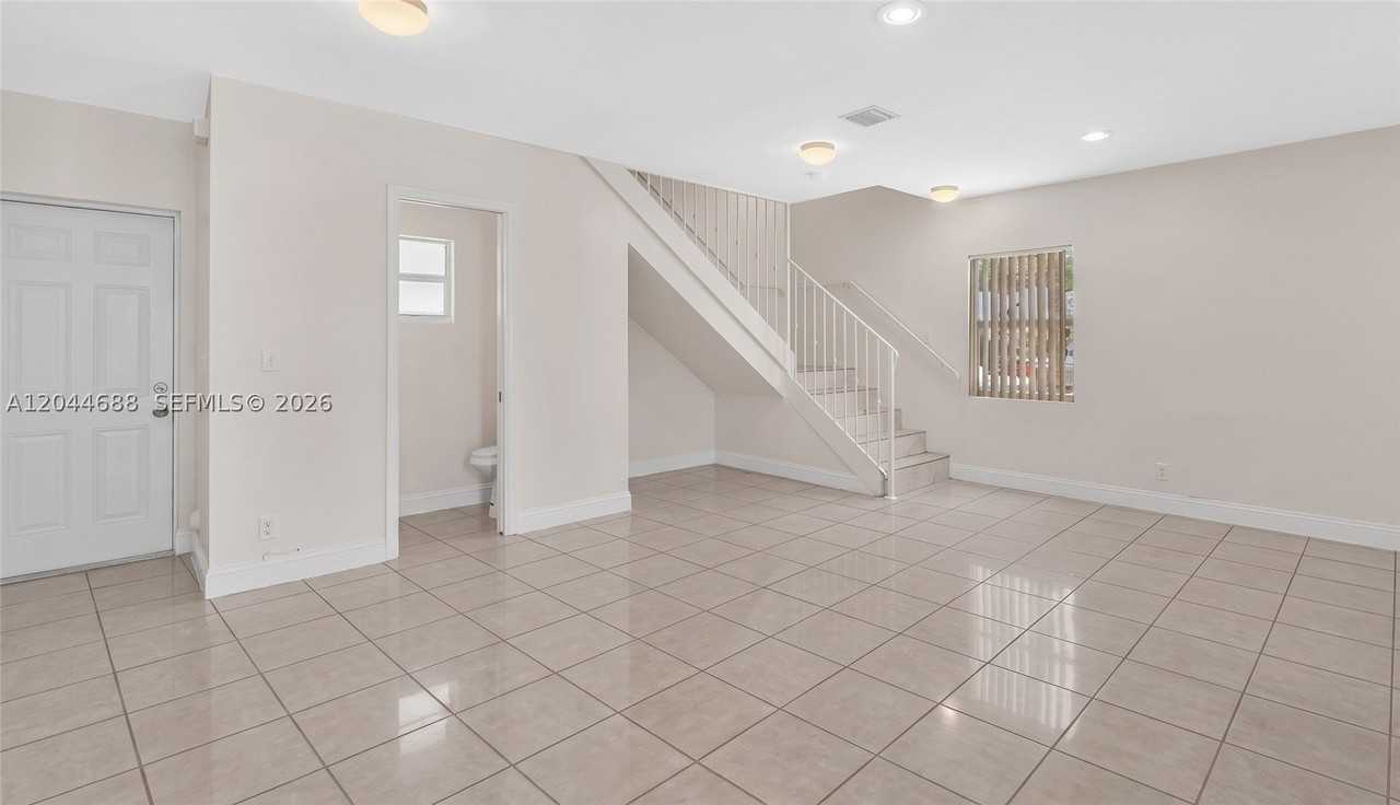1316 Nw 3rd St #0 - Photo 3 of 26