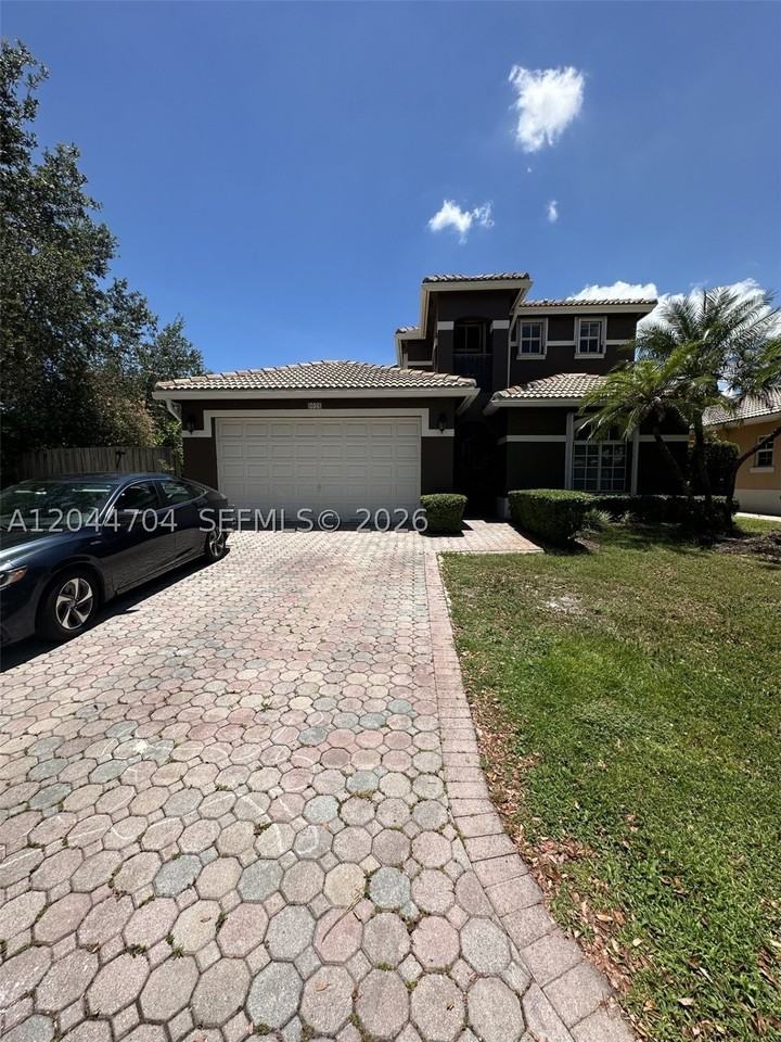 9026 Sw 160th Ter - Photo 3 of 39