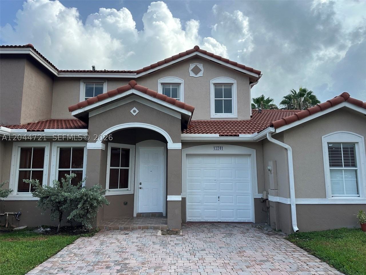13741 Sw 274th Ter - Photo 3 of 35