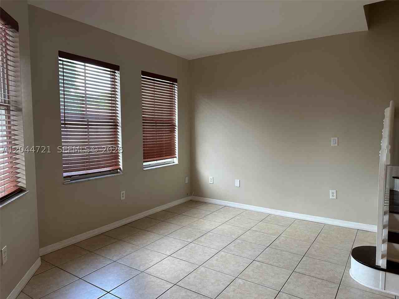 13741 Sw 274th Ter - Photo 6 of 35