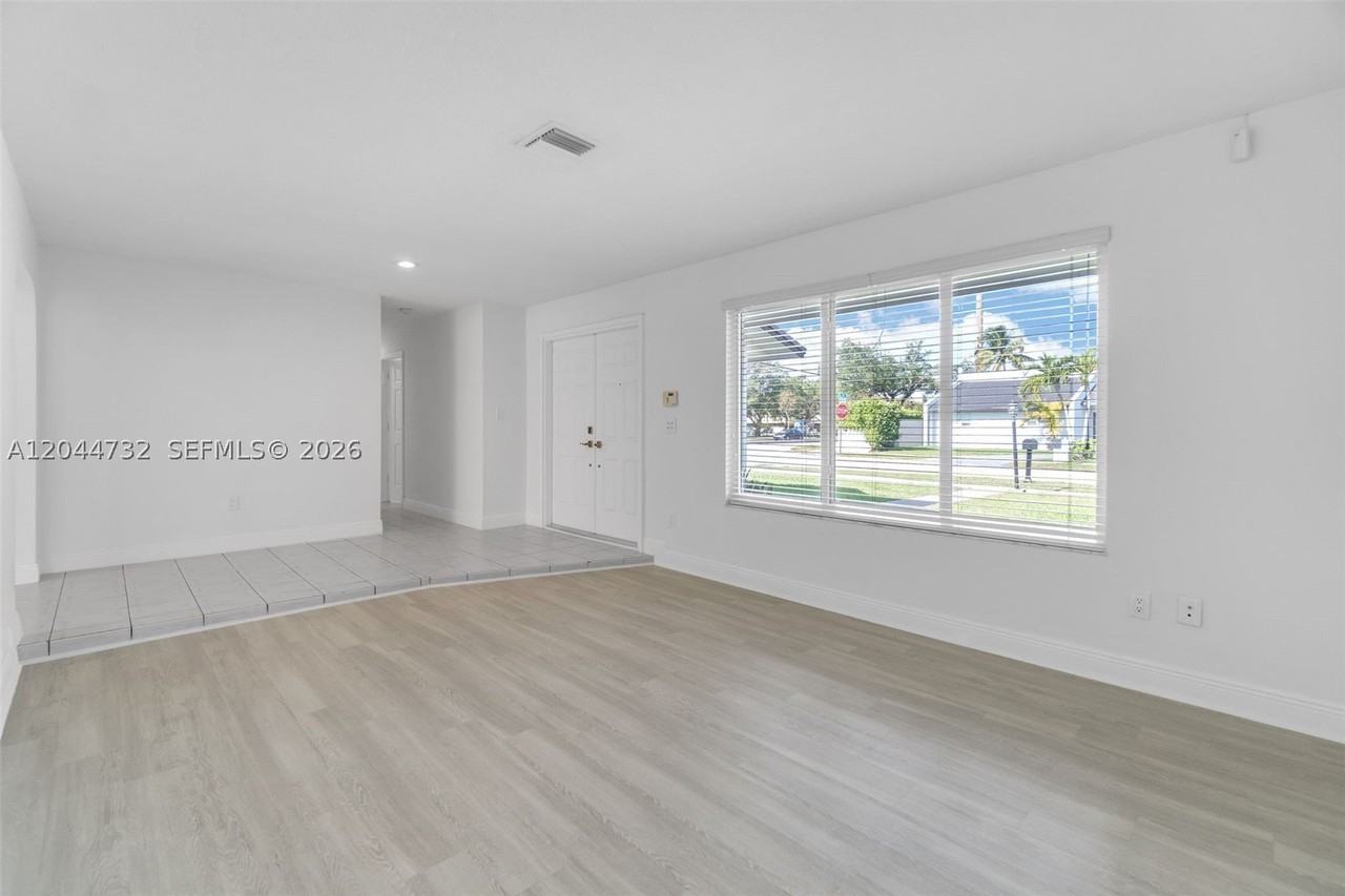7125 Sw 93rd Ct - Photo 5 of 38