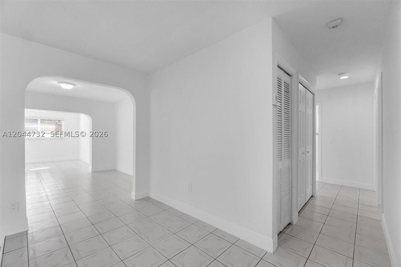 7125 Sw 93rd Ct - Photo 6 of 38