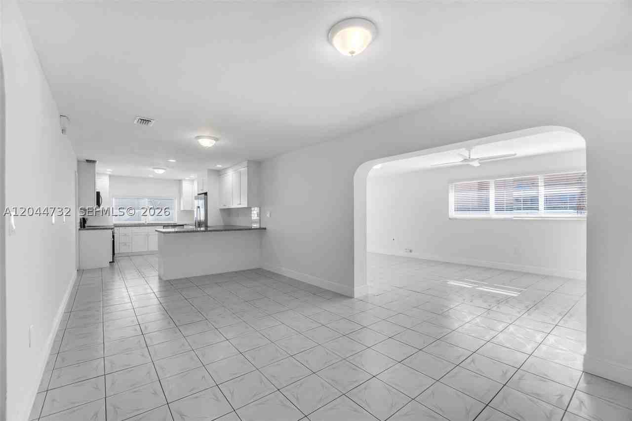 7125 Sw 93rd Ct - Photo 7 of 38