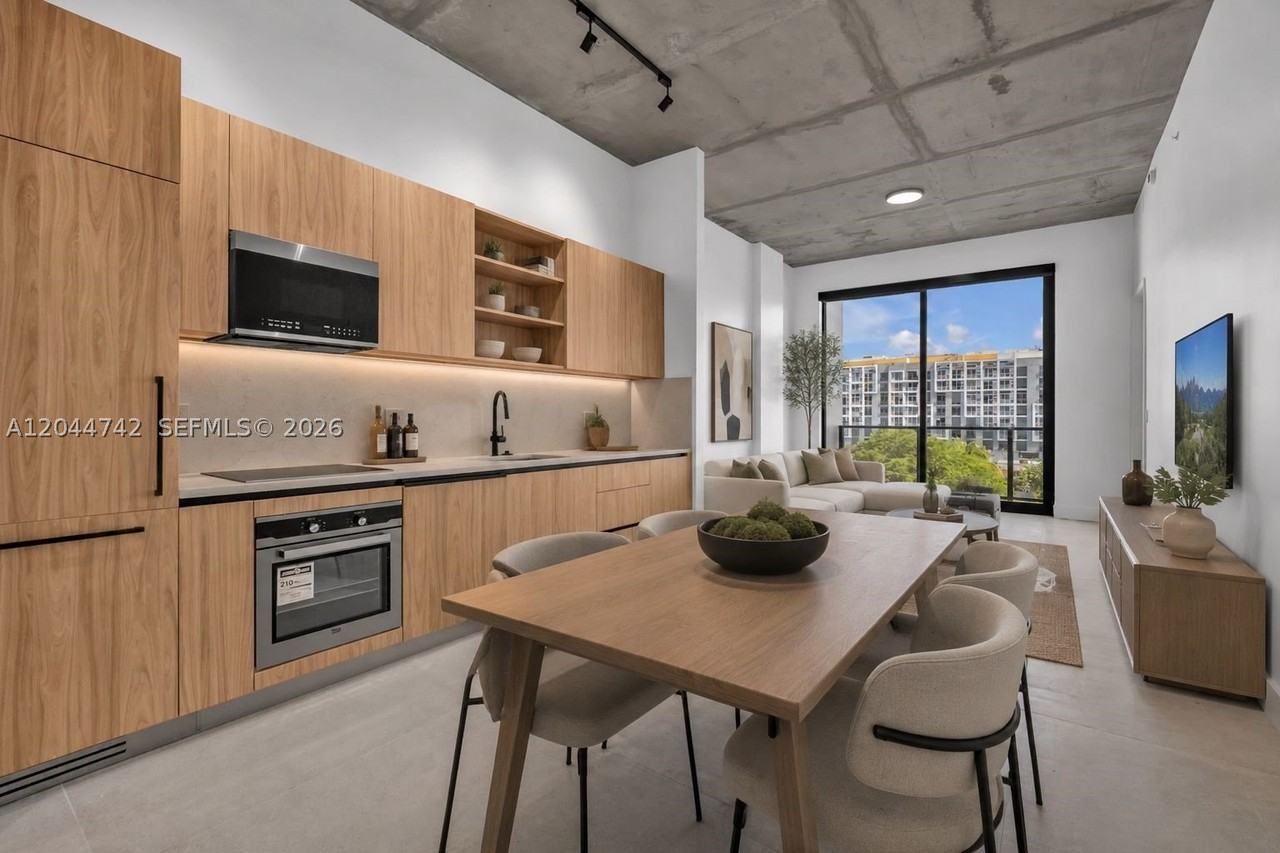 91 Nw 27th St #201