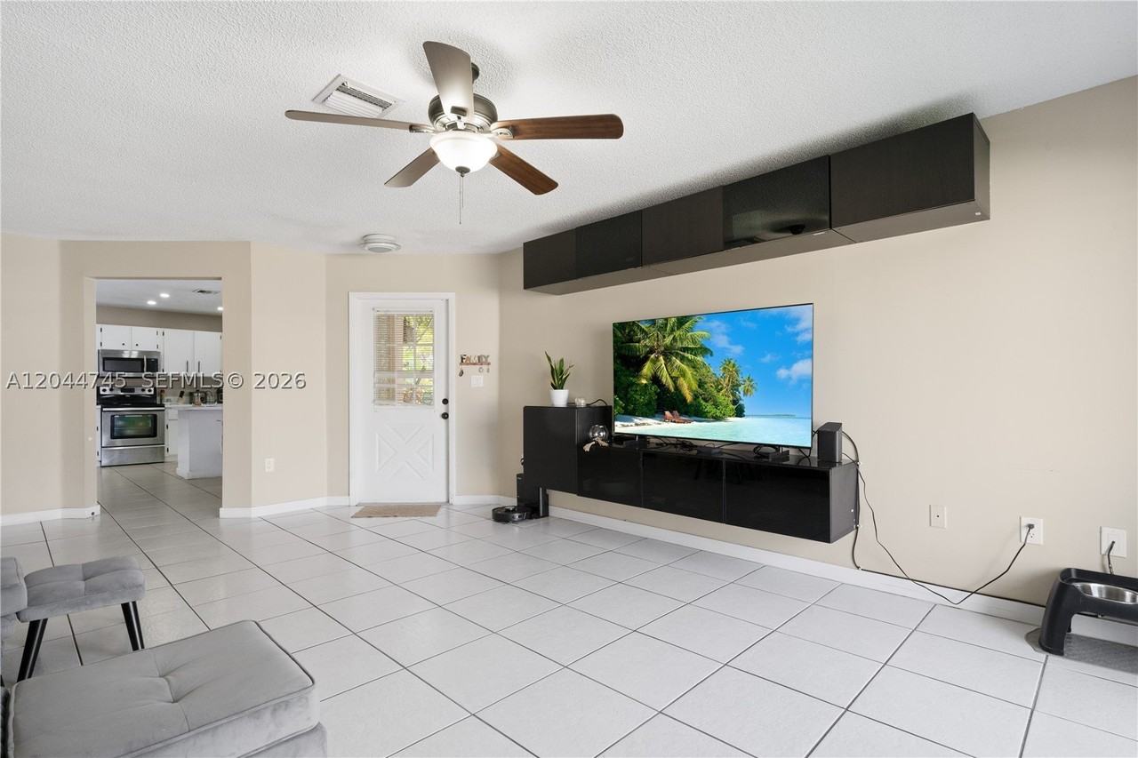 14606 Sw 122nd Pl #14606 - Photo 4 of 45