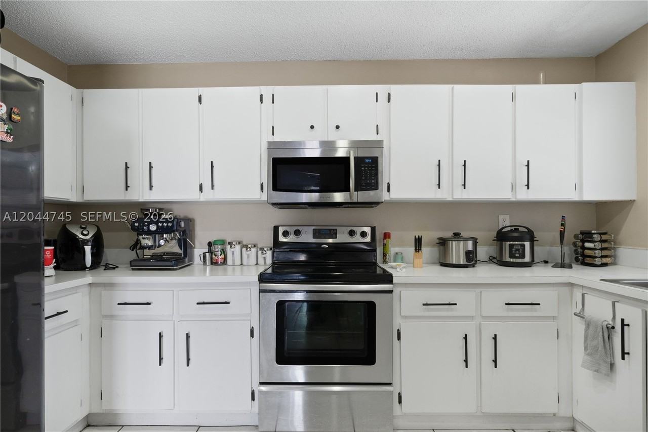 14606 Sw 122nd Pl #14606 - Photo 6 of 45