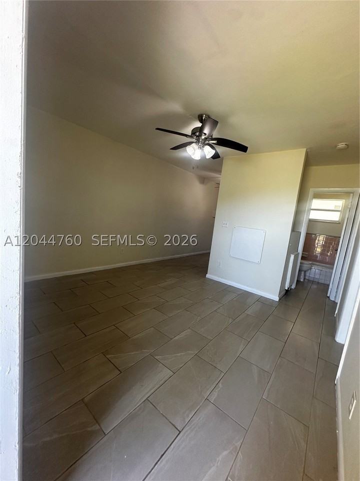 26445 Sw 139th Ave #26445 - Photo 4 of 23