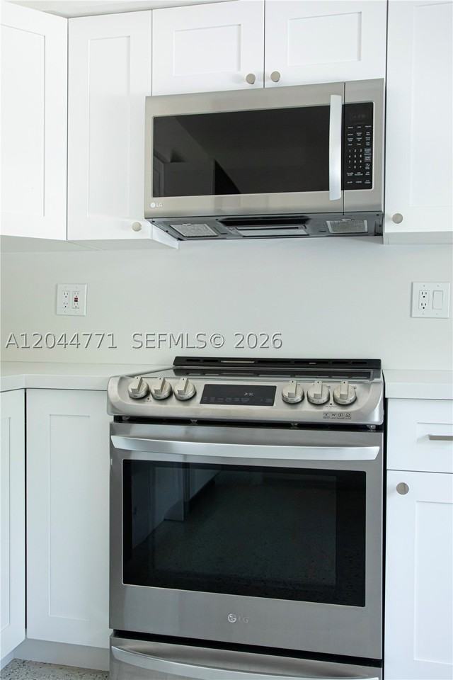 1226 Sw 30th Ave #1226 - Photo 3 of 19