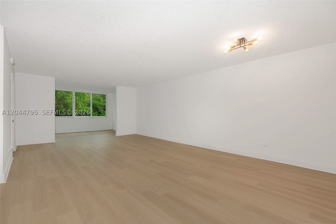 445 Ne 195th St #326 - Photo 2 of 27