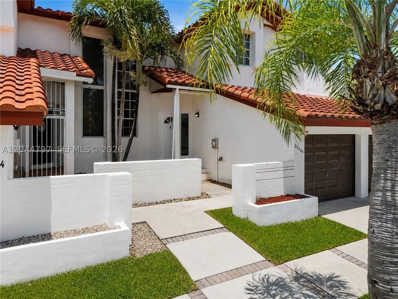 20964 Sw 84th Ave - Photo 3 of 43