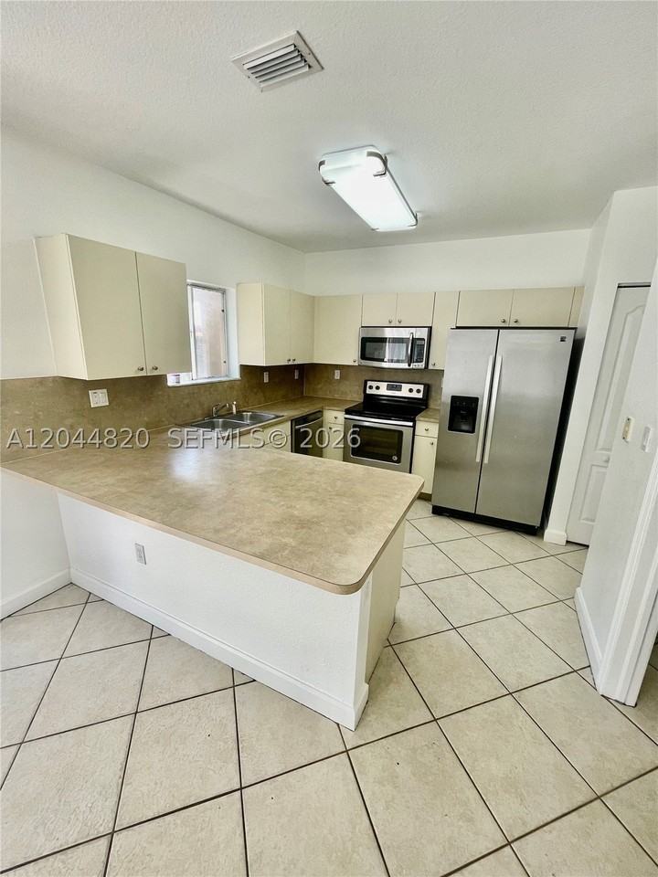 21477 Sw 85th Psge #21477 - Photo 4 of 25