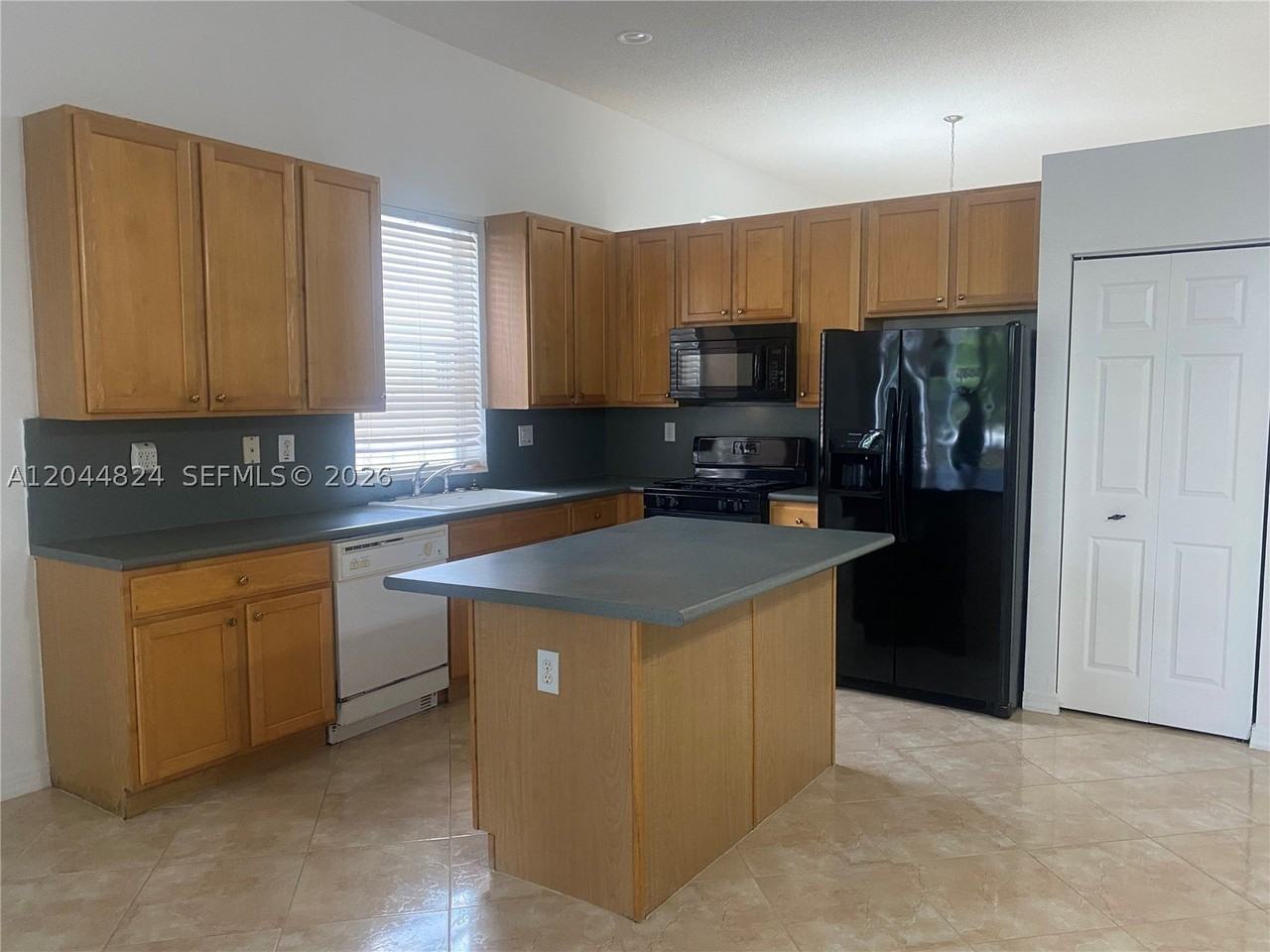 1315 Nw 143rd Ave #1315 - Photo 7 of 20