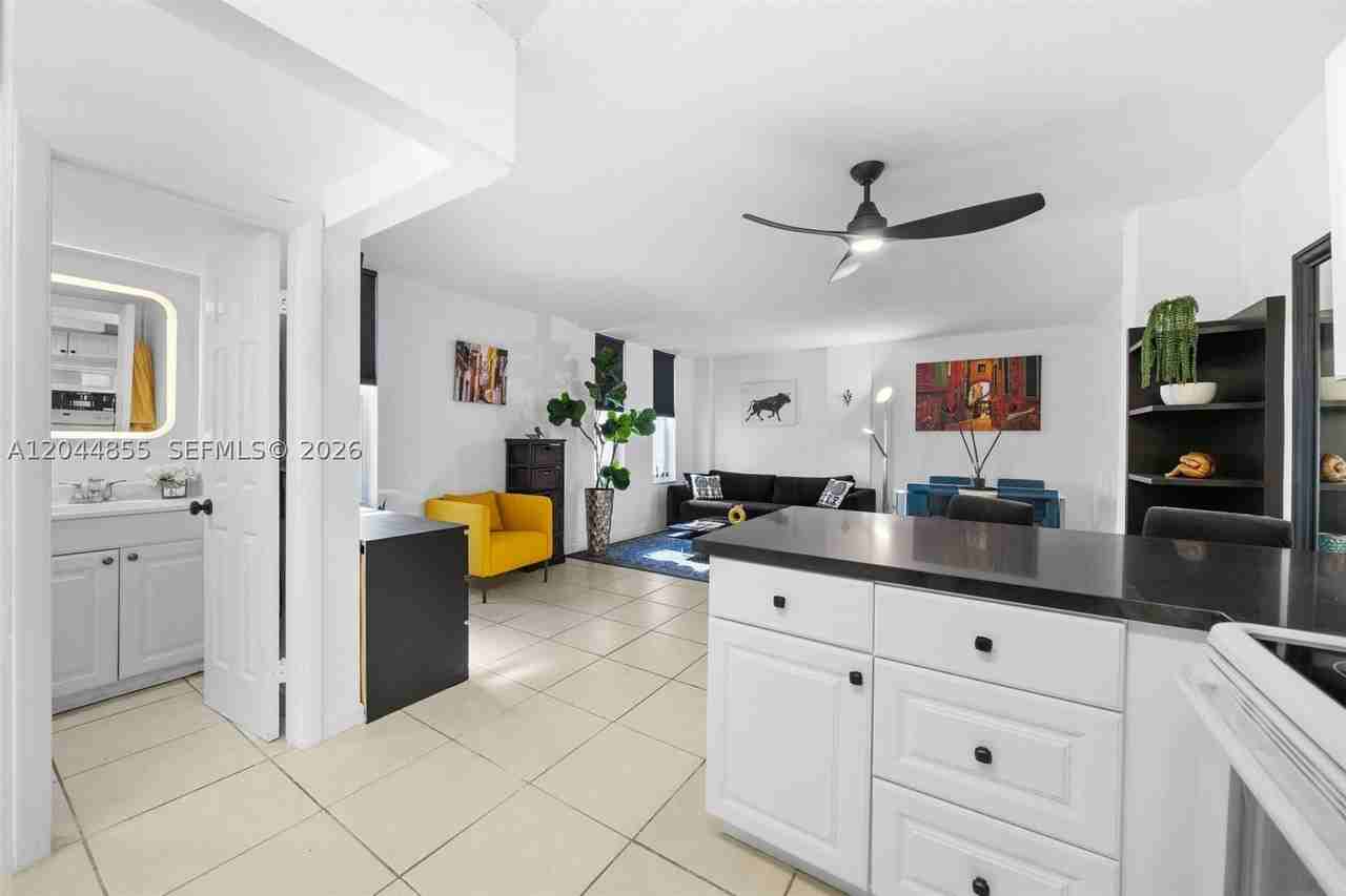 801 S Ocean Dr #207 - Photo 7 of 23