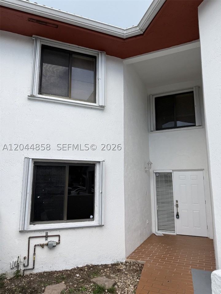 9686 Sw 138th Ave #9686 - Photo 2 of 20