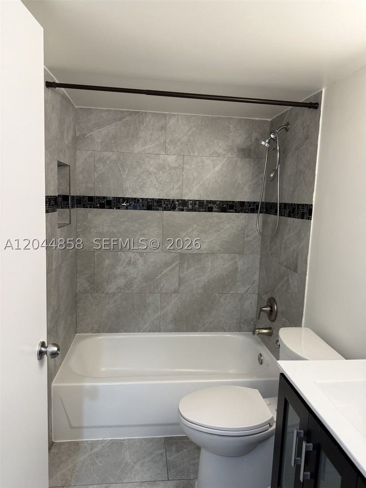 9686 Sw 138th Ave #9686 - Photo 7 of 20