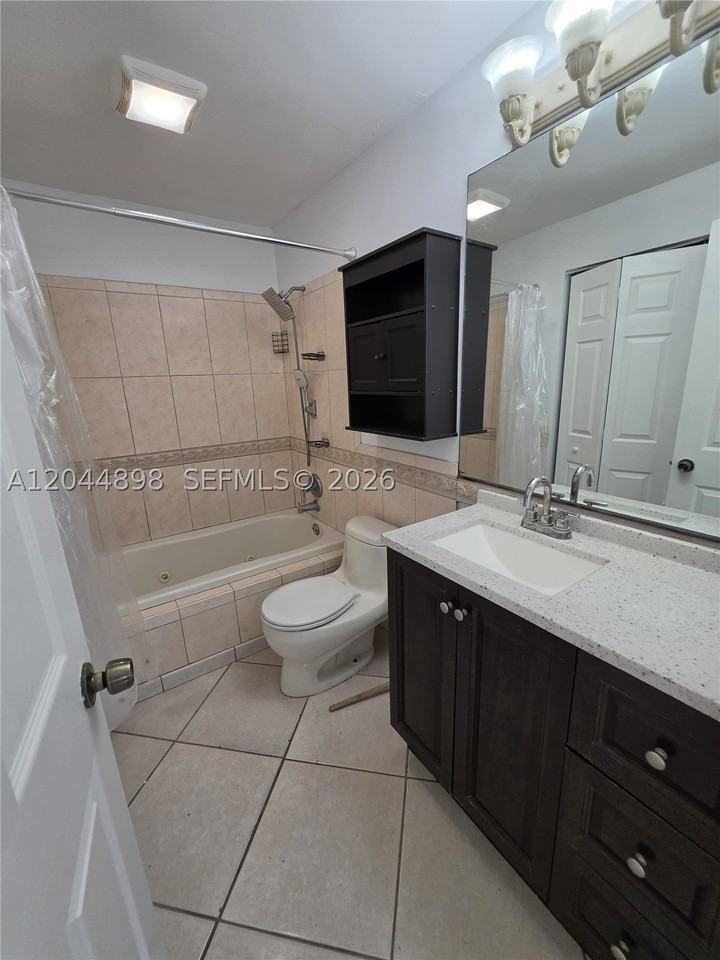 5720 Douglas St - Photo 2 of 15