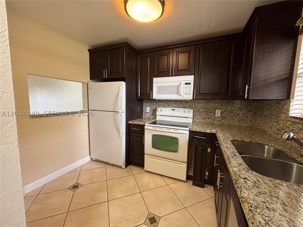 21909 Lake Forest Cir #205 - Photo 4 of 20