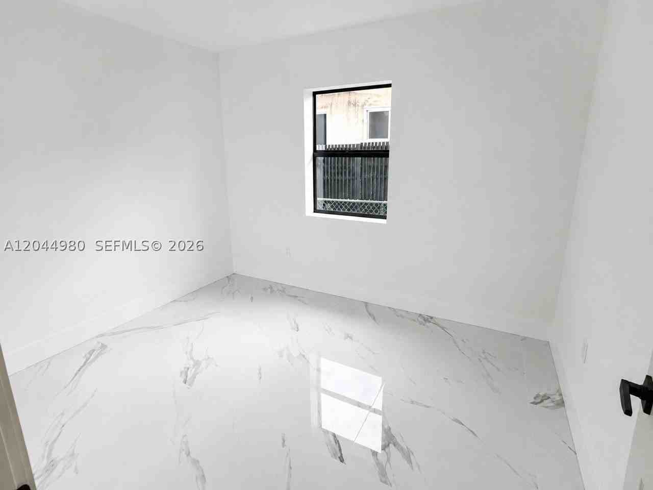 3435 Sw 91st Ave #0 - Photo 5 of 11