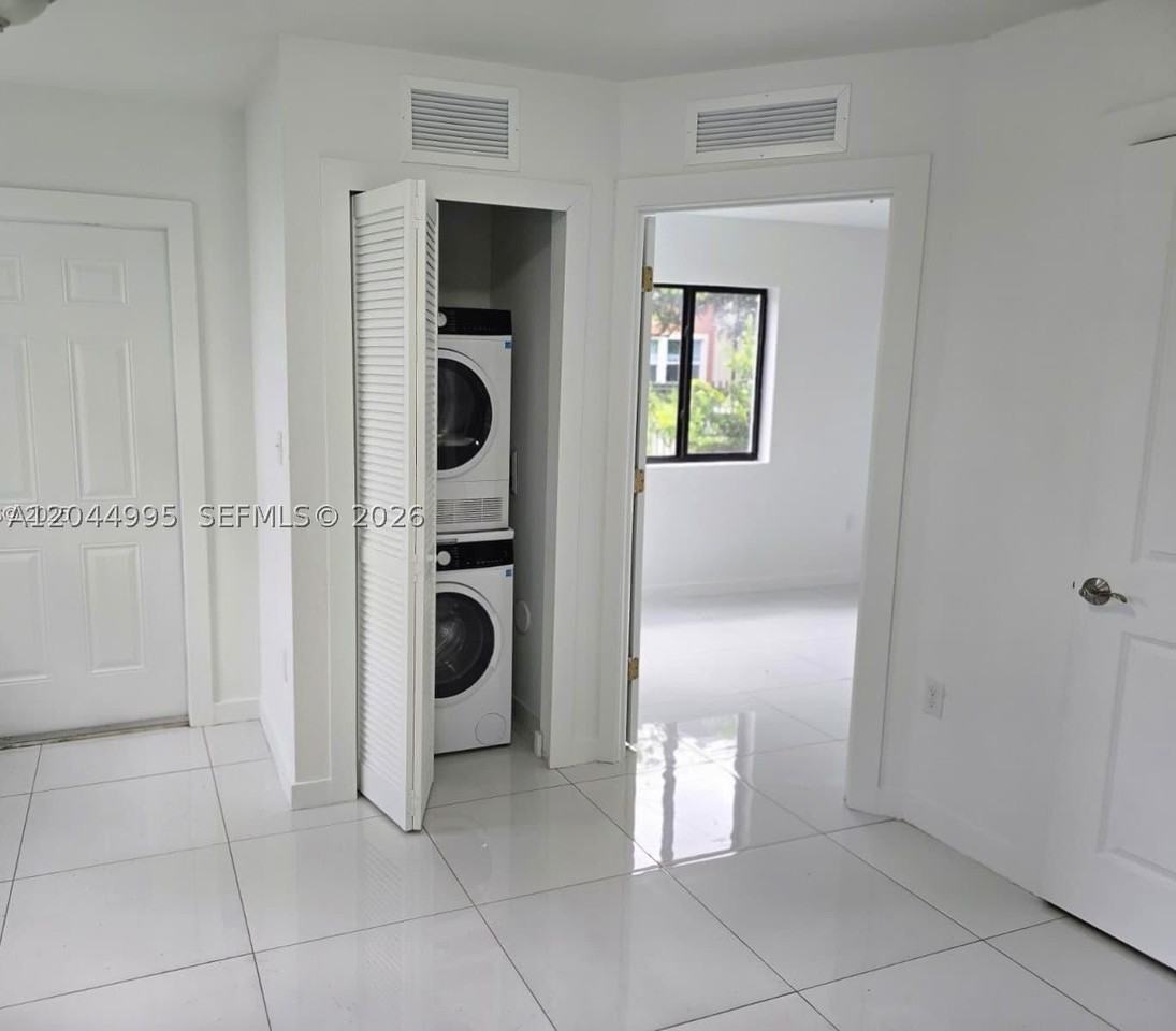 2771 Nw 43rd Ter #2771 - Photo 3 of 13