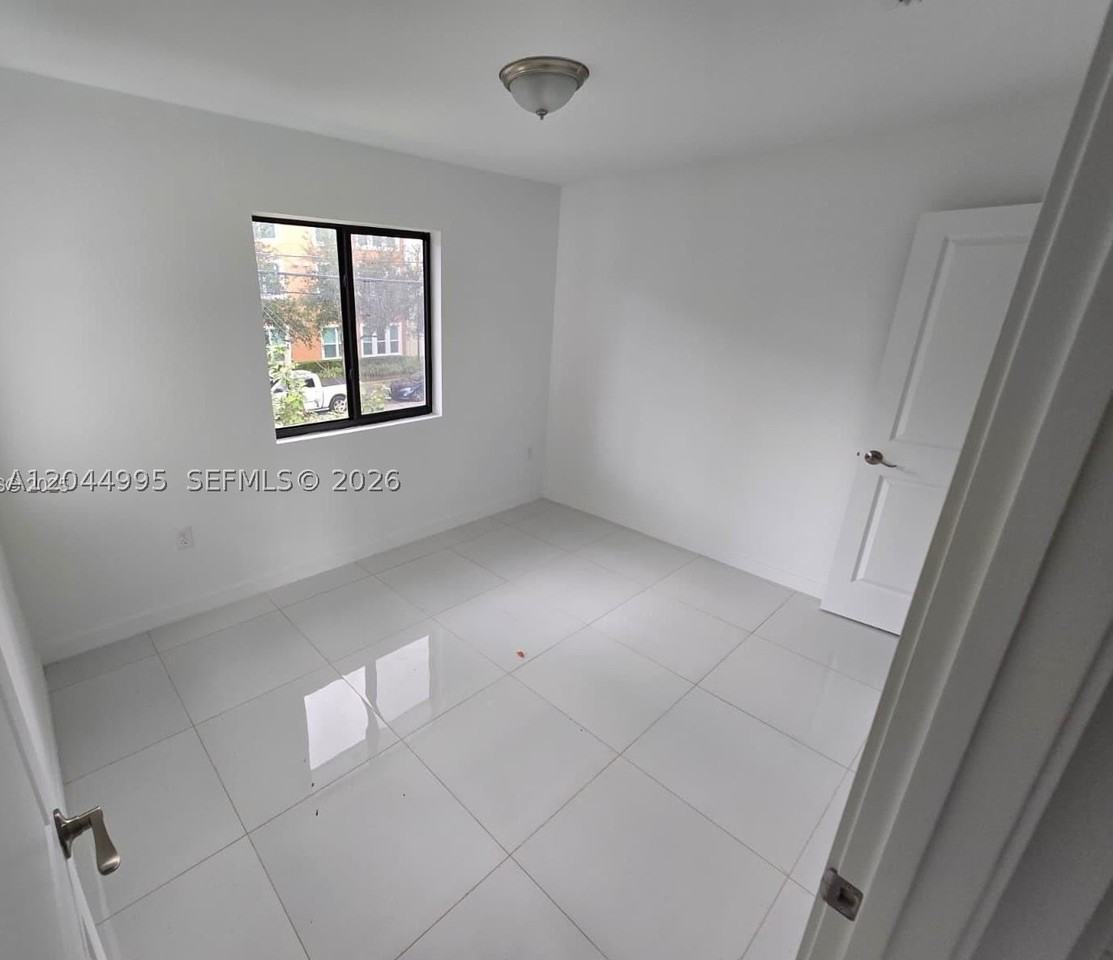 2771 Nw 43rd Ter #2771 - Photo 7 of 13