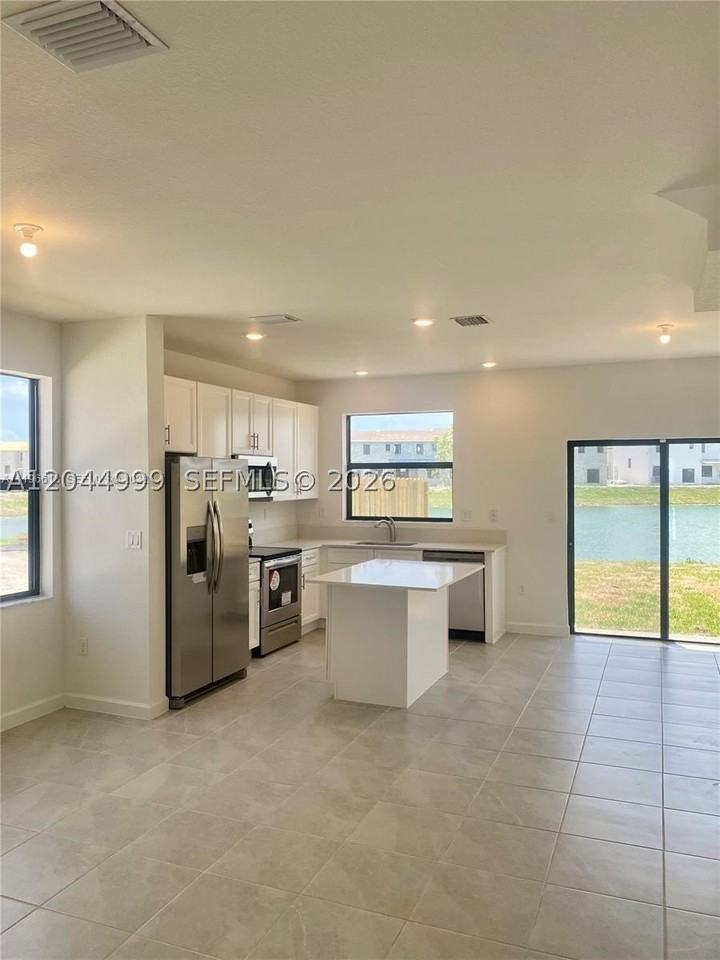 10004 Sw 228th Ter #0 - Photo 3 of 4