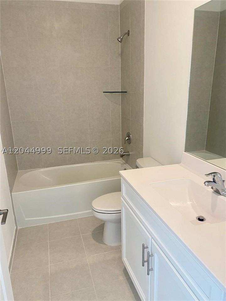 10004 Sw 228th Ter #0 - Photo 4 of 4