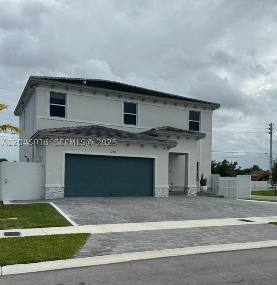 12760 Sw 215th Ter - Photo 2 of 24