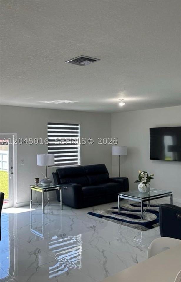 12760 Sw 215th Ter - Photo 4 of 24