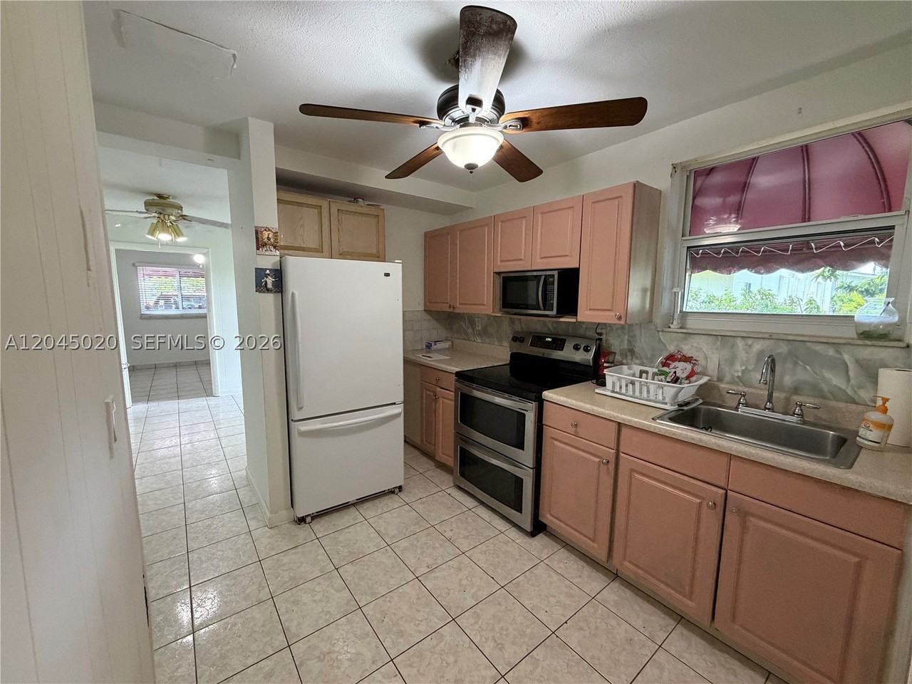 4935 Sw 101st Ave #1 - Photo 5 of 11
