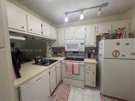 featured image of 9340 Lagoon Pl #202