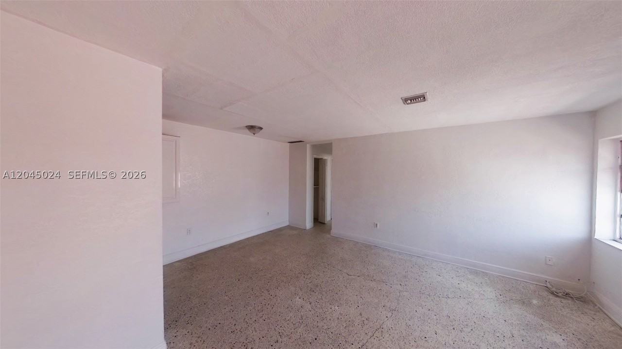 2712 W 10th Ave #5 - Photo 4 of 4