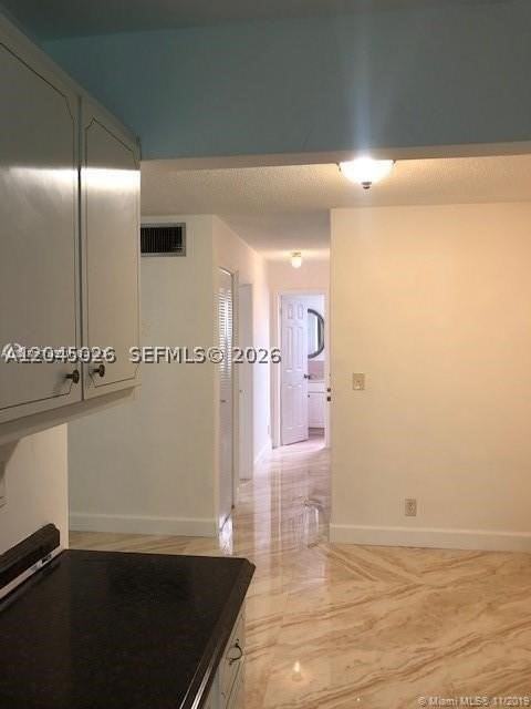 1715 Wiley St #5 - Photo 7 of 8