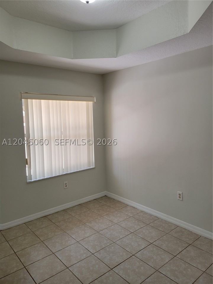 618 Sw 106th Ave #1511 - Photo 2 of 12