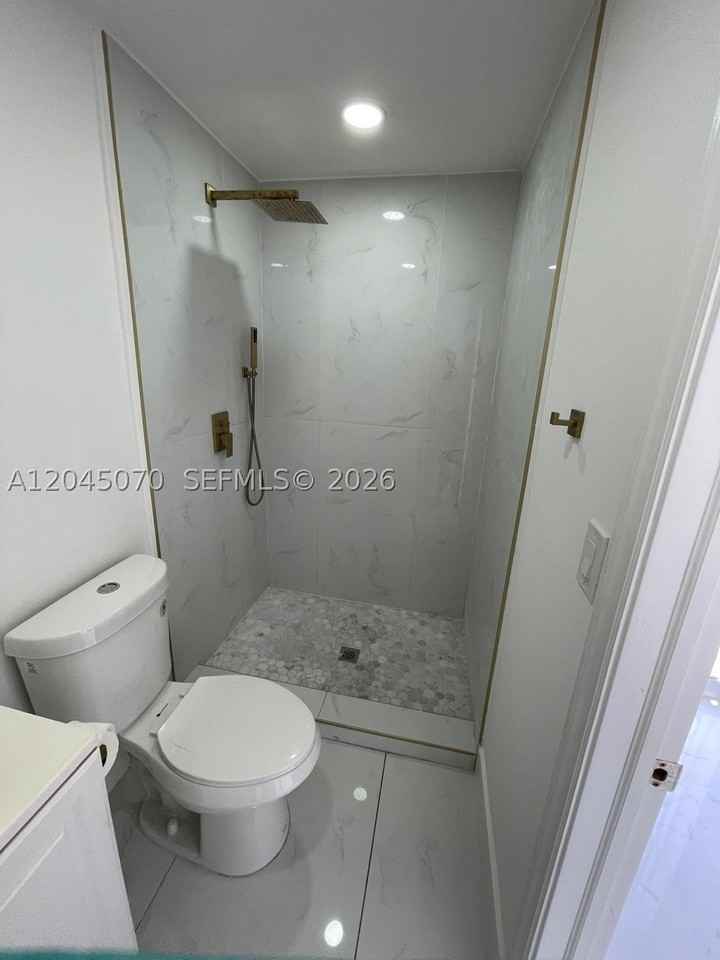 15975 Sw 109th St #1 - Photo 5 of 17