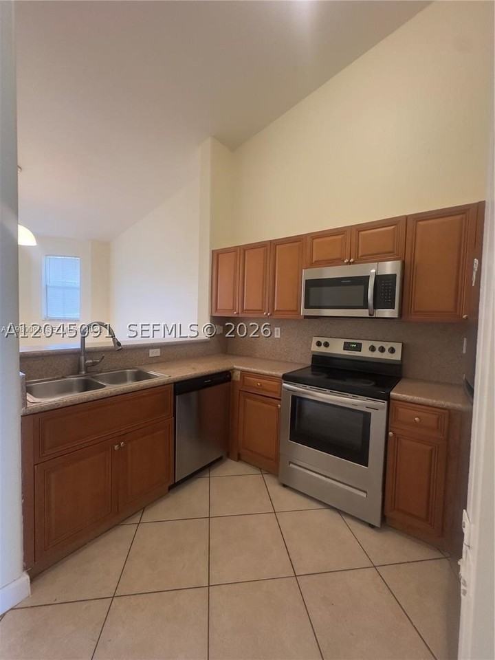 1660 Se 29th St #109 - Photo 2 of 17
