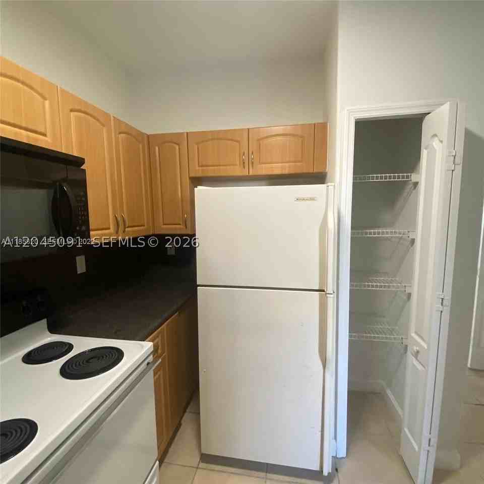 1660 Se 29th St #109 - Photo 3 of 17