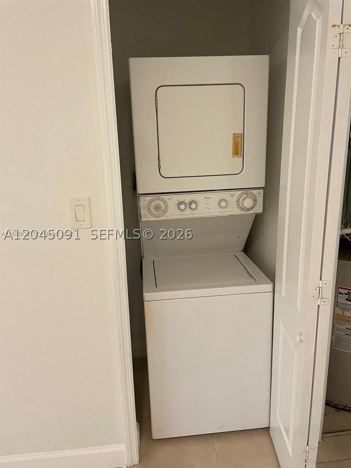 1660 Se 29th St #109 - Photo 7 of 17