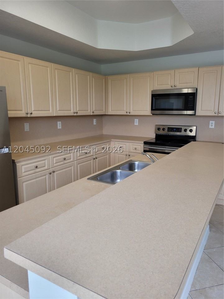 10691 Sw 6th St #804 - Photo 7 of 18