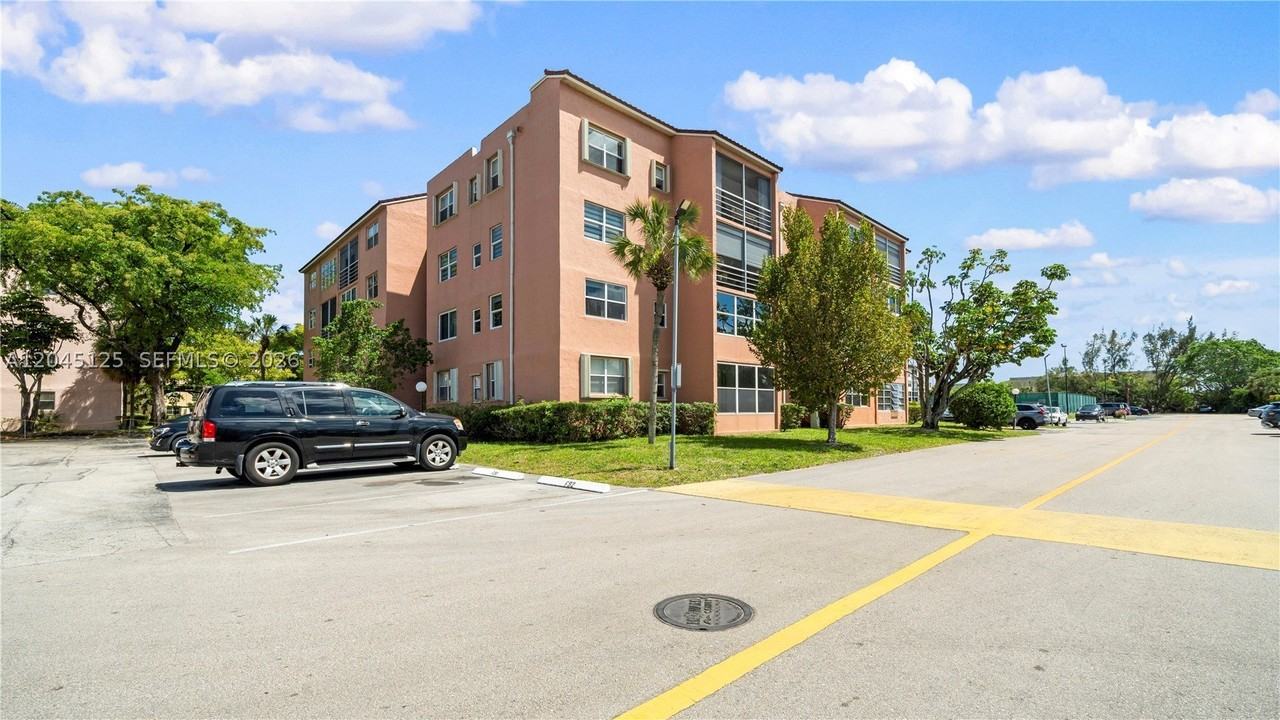 2861 Somerset Dr #301 - Photo 2 of 44