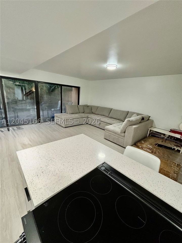 8010 Nw 27th Pl #8010 - Photo 3 of 15