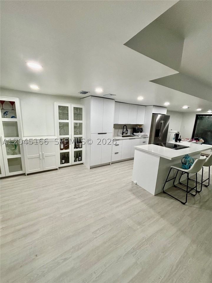 8010 Nw 27th Pl #8010 - Photo 4 of 15